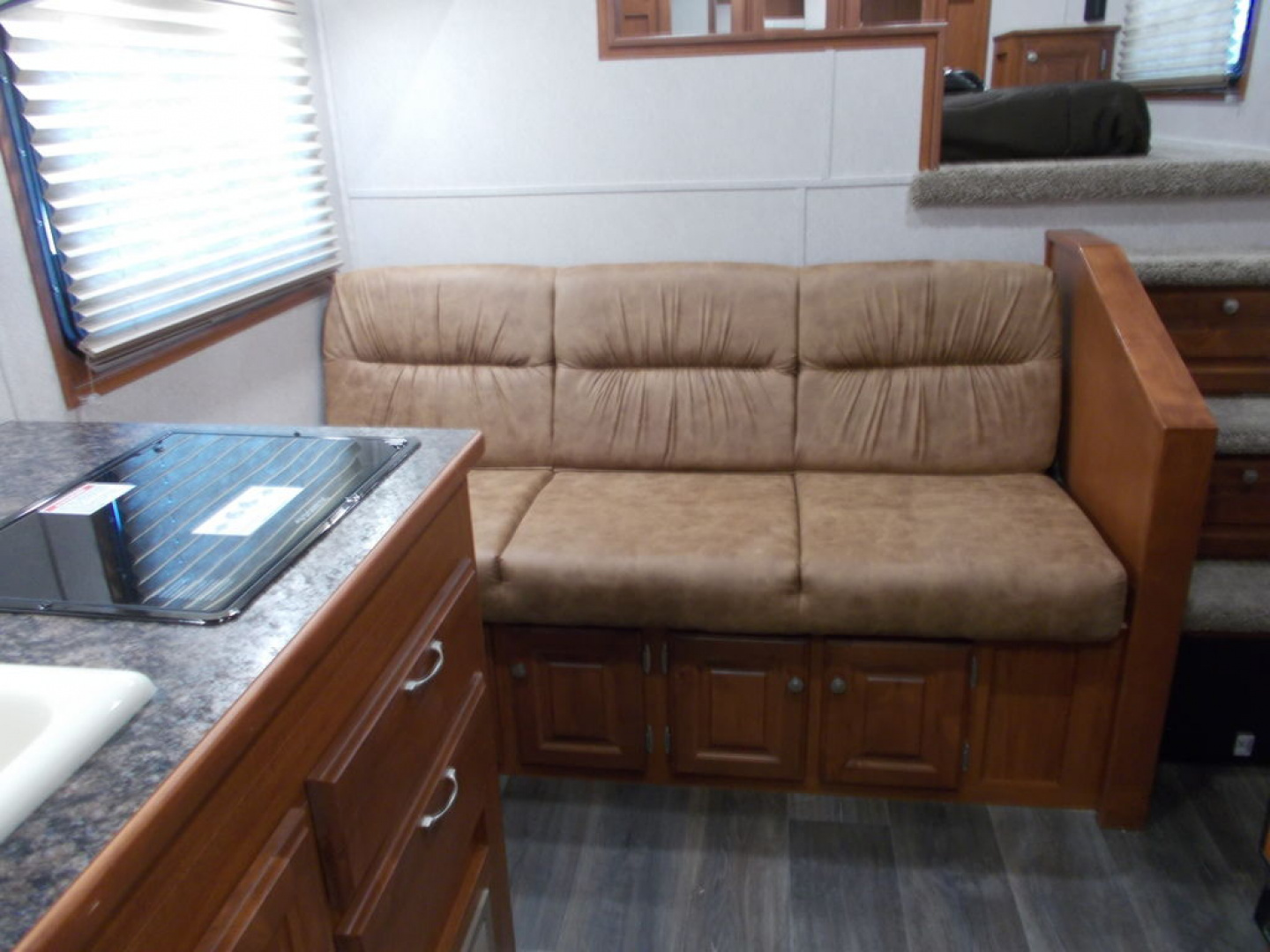 New 2022 Sundowner Trailers Santa Fe 6905 4H