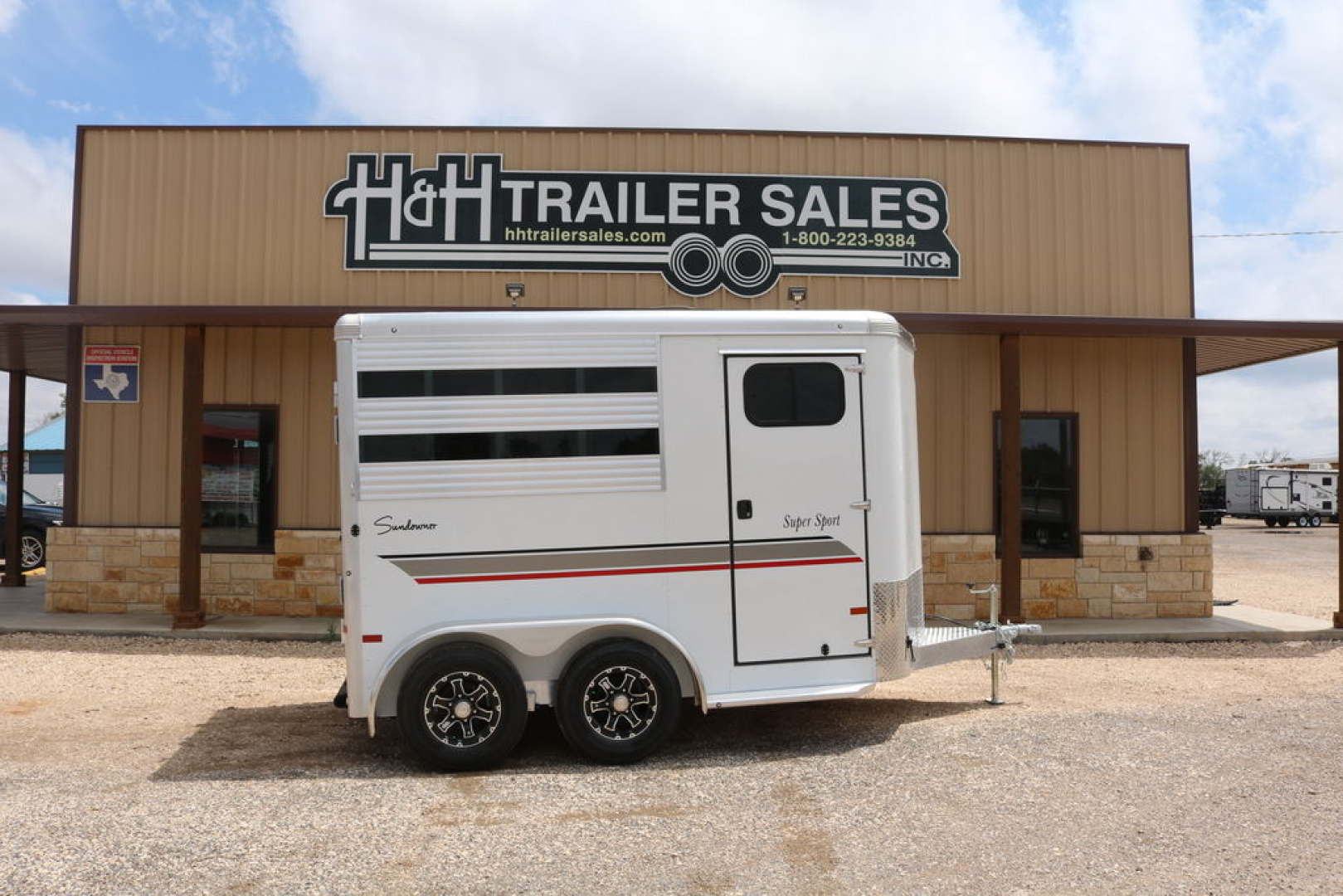 New 2023 Sundowner Trailers Super Sport Bumper Pull 2 Horse