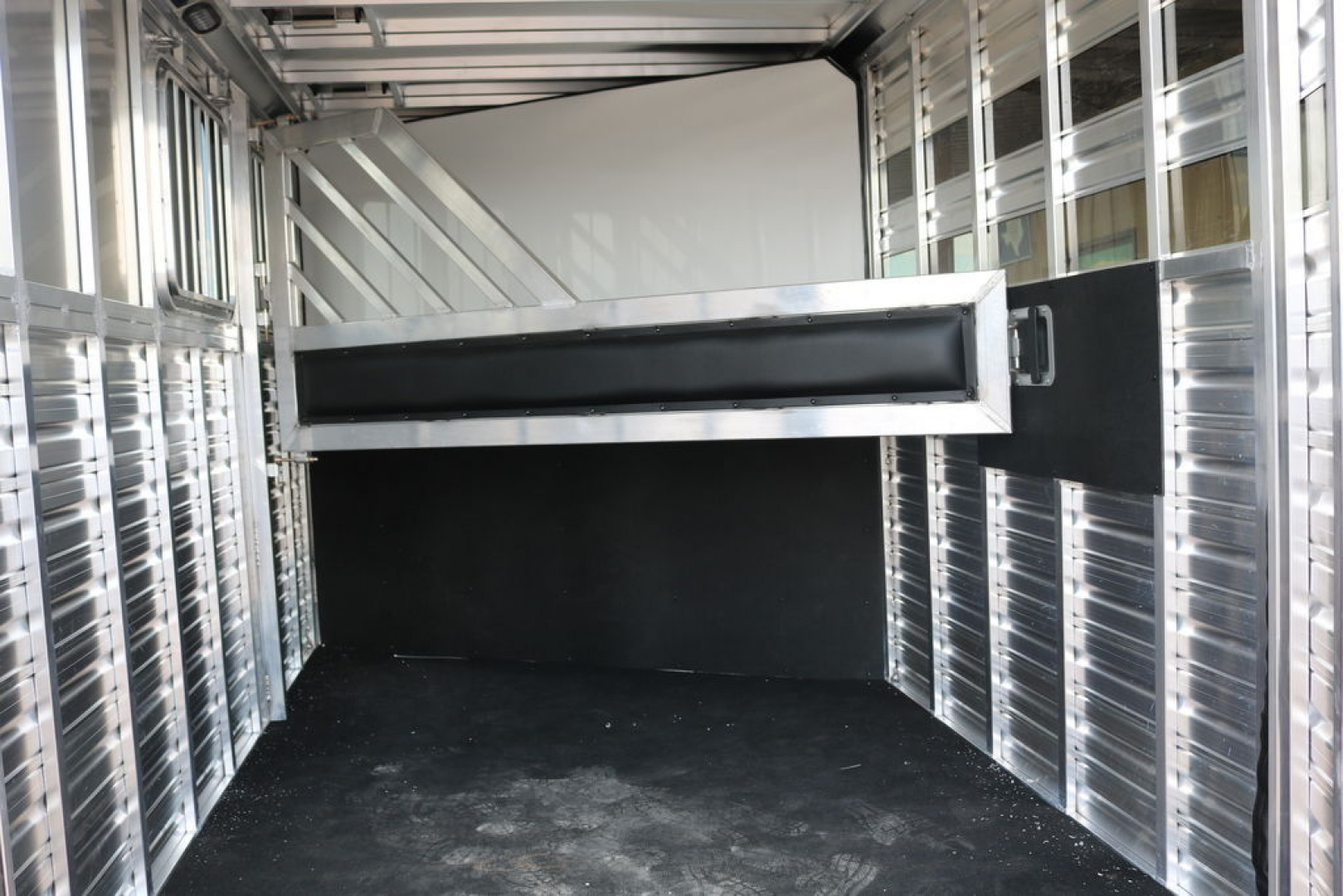 New 2023 Frontier Trailers FRONTIER 2H SLANT