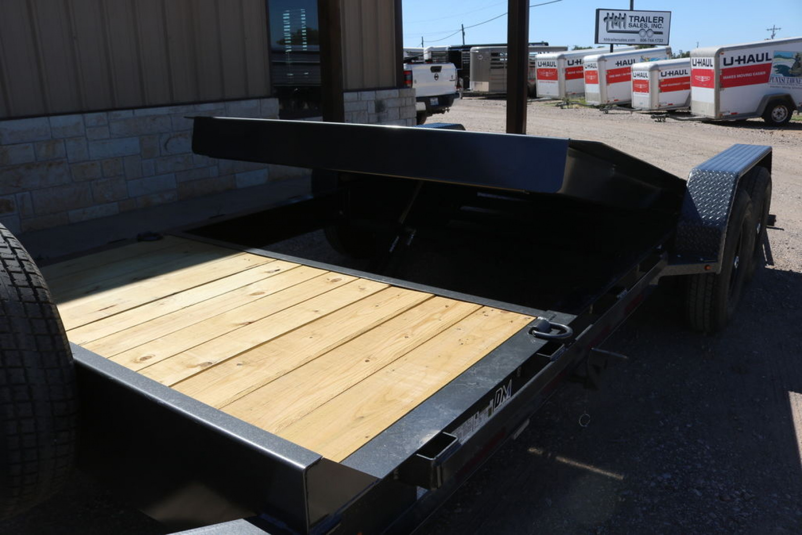 New 2025 Diamond C Trailers HTL