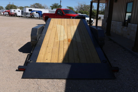 New 2025 Diamond C Trailers HTL