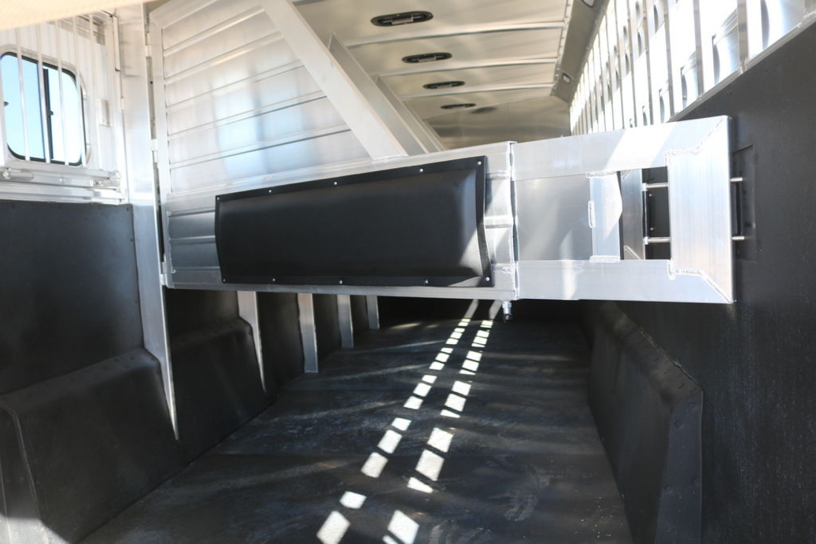 New 2025 Hart Trailer 6 HORSE TRAINER