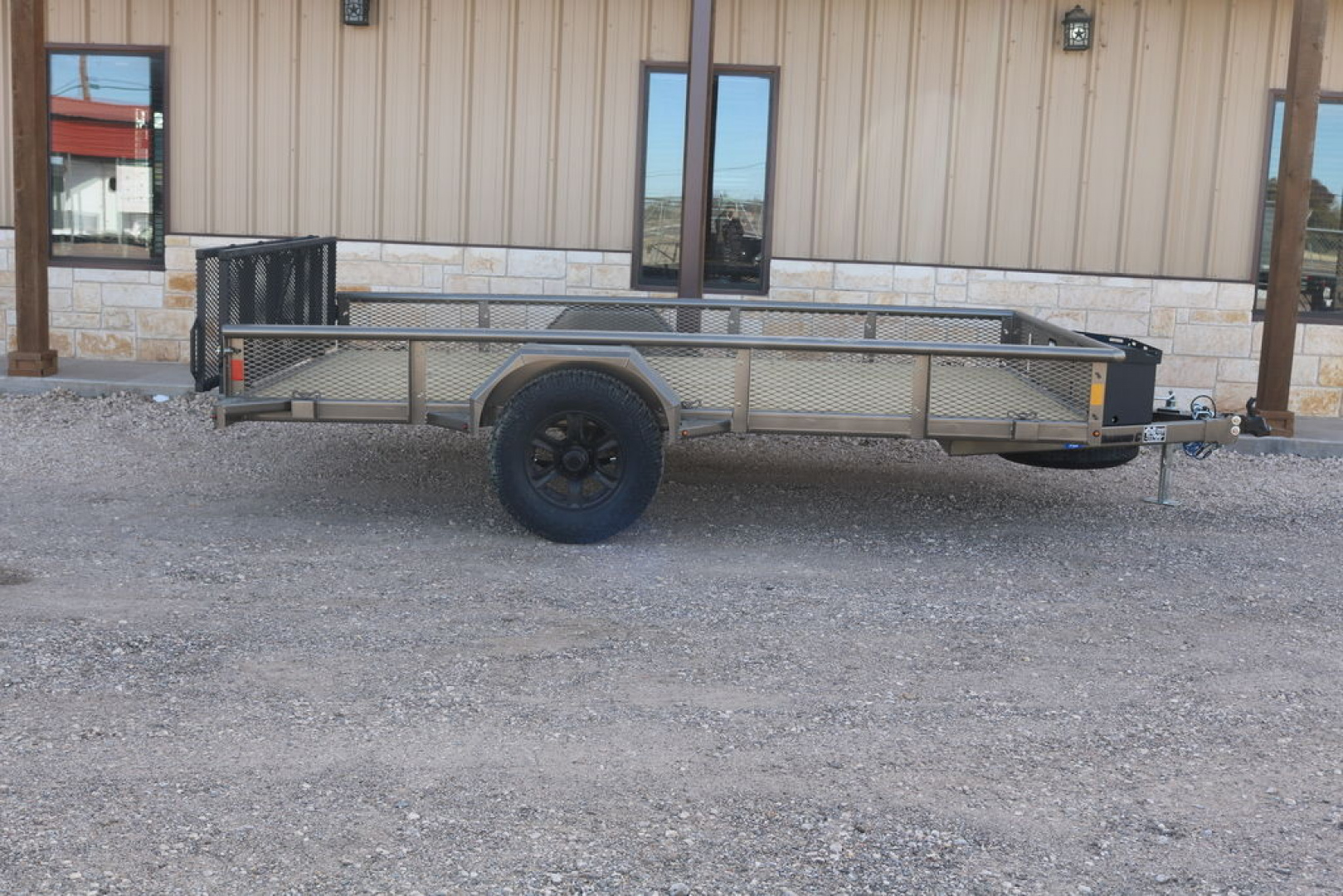New 2025 Diamond C Trailers PSA135-V UTILITY