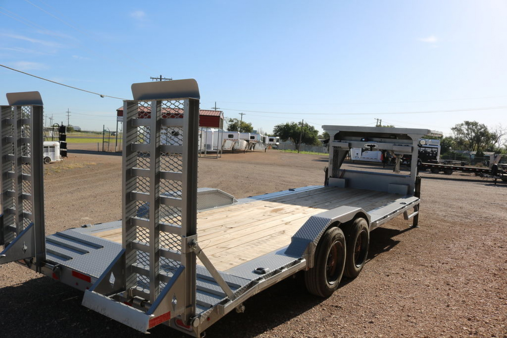 New 2025 Diamond C Trailers LPX-GN