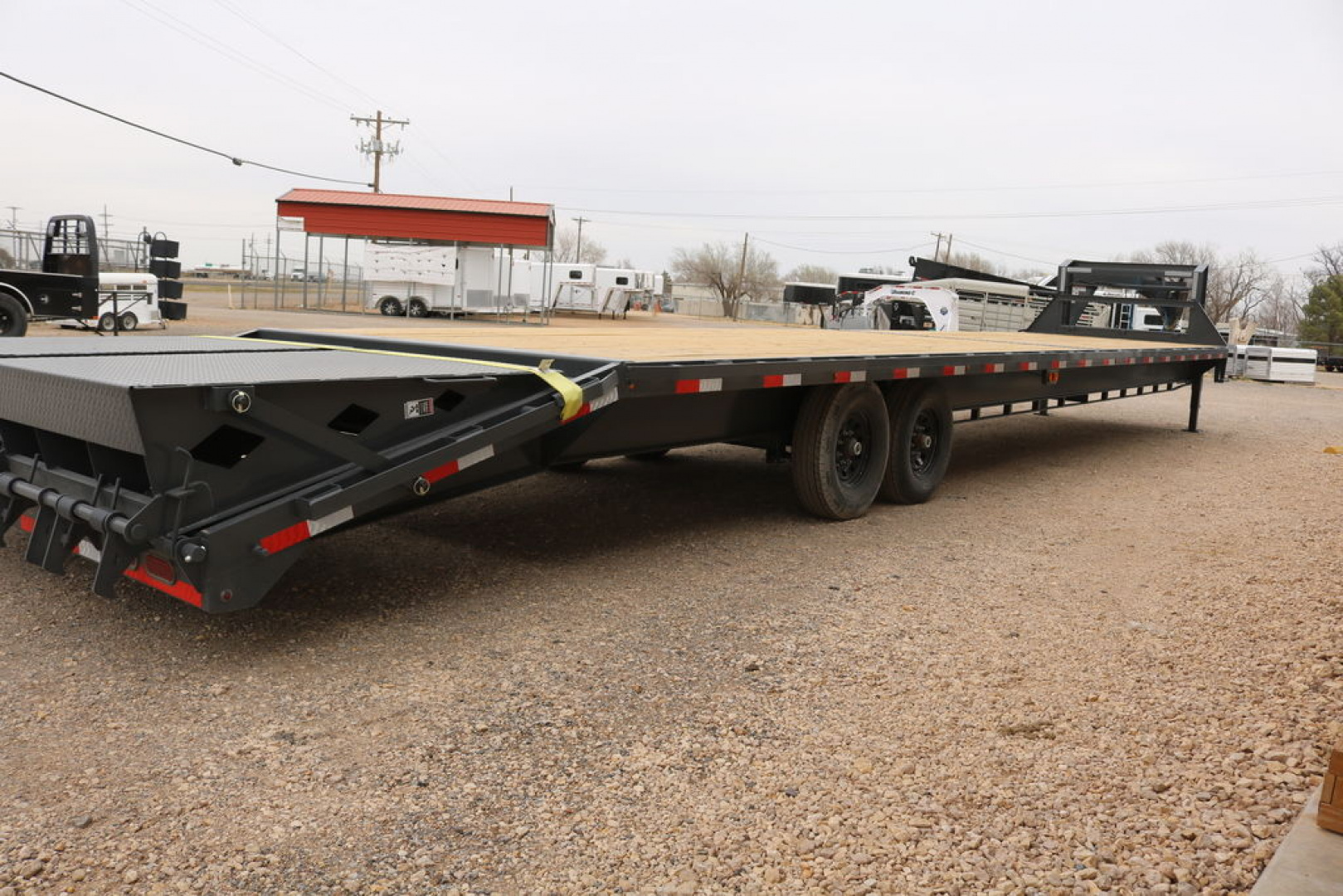 Used 2025 Lamar Trailers FLATBED FS024027