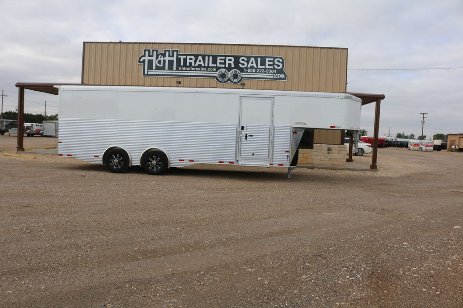New 2025 Sundowner Trailers Cargo Workhorse Gooseneck 24'