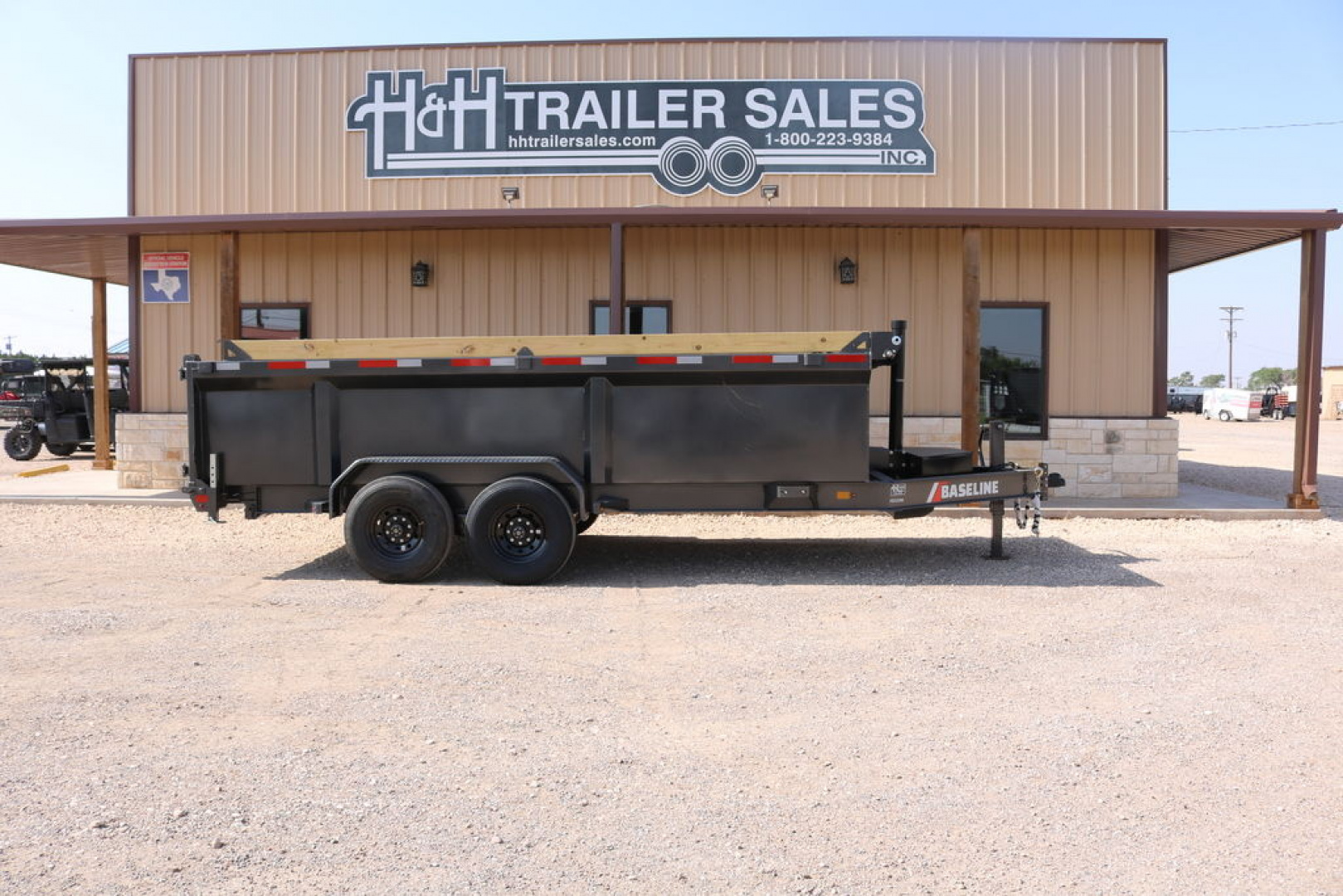 New 2025 Diamond C Trailers HDU208