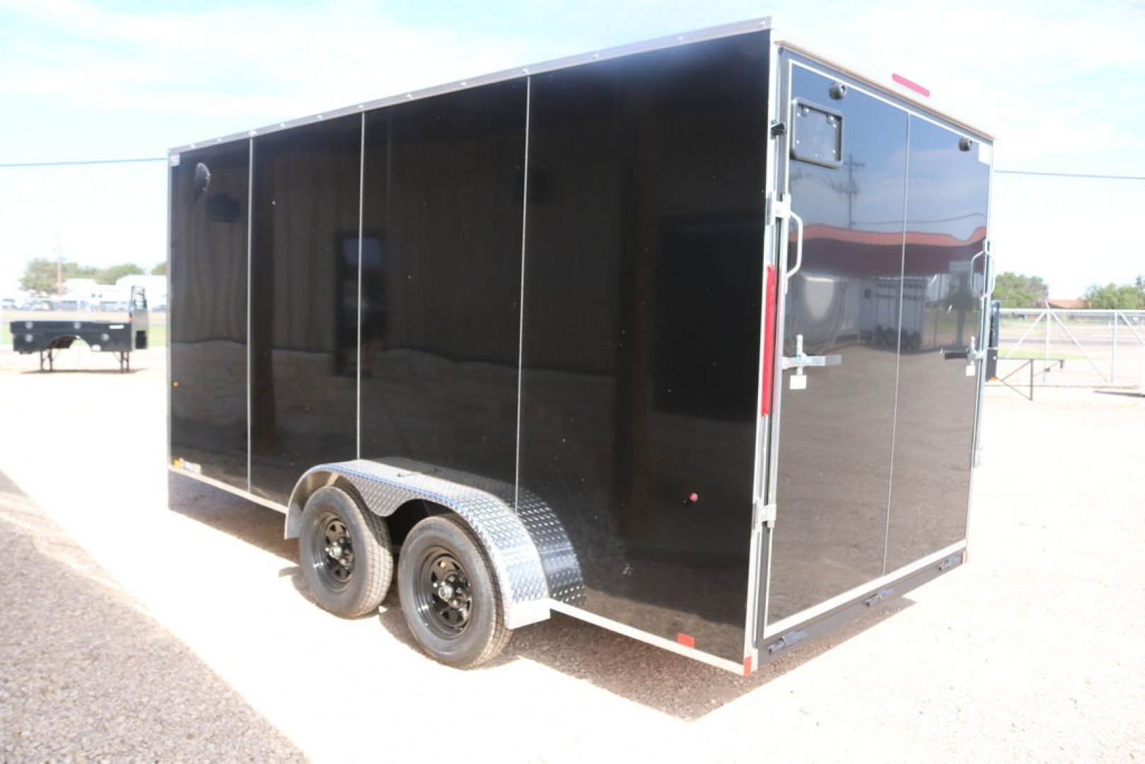 New 2025 Novae Corp 7X16 OUTBACK DLX