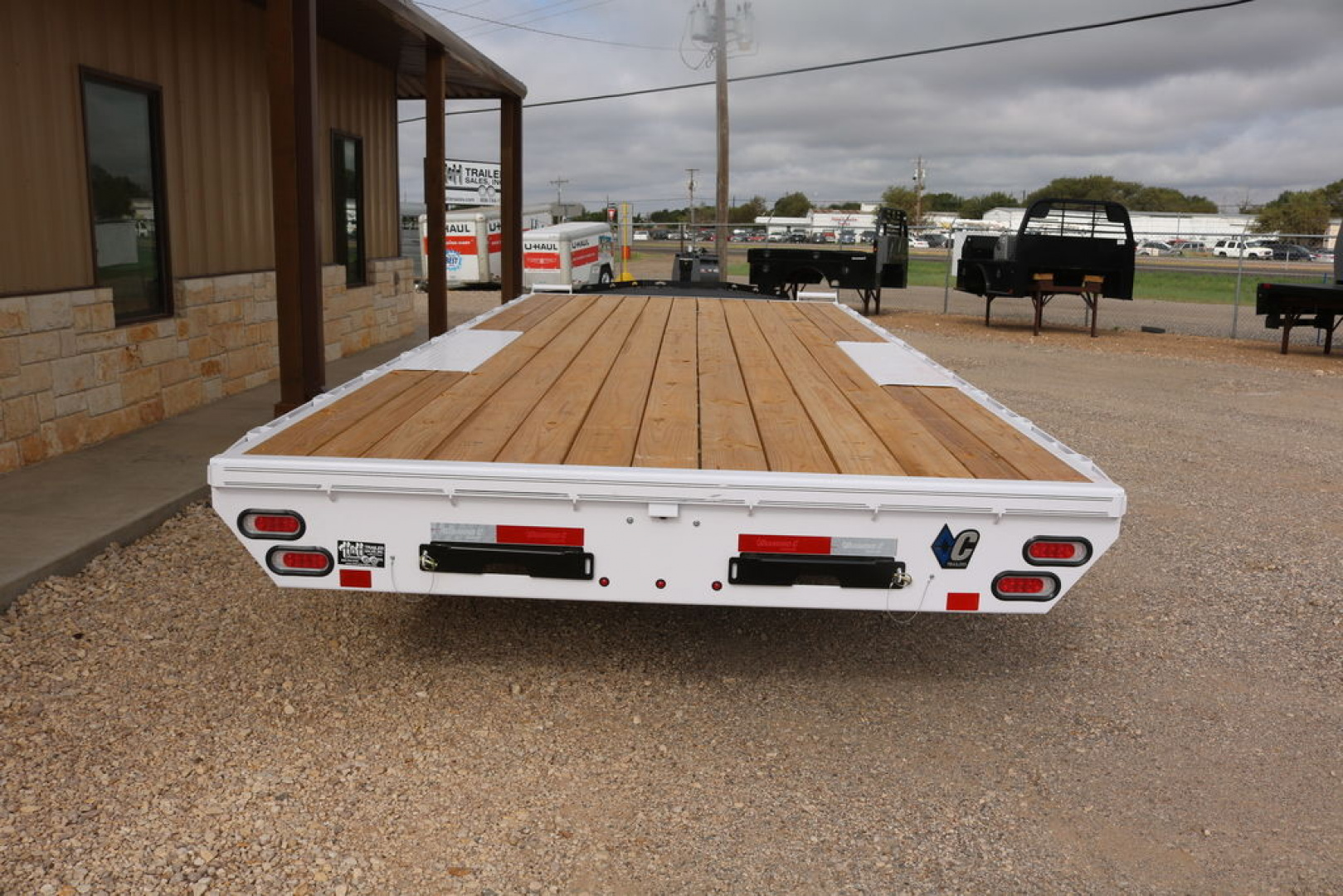 New 2026 Diamond C Trailers DEC207