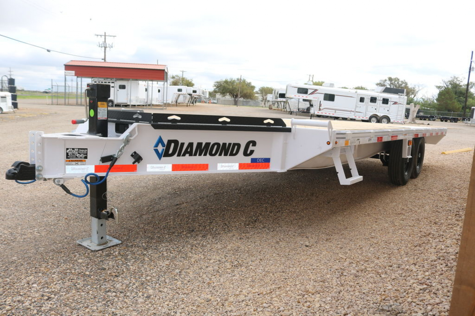 New 2026 Diamond C Trailers DEC207