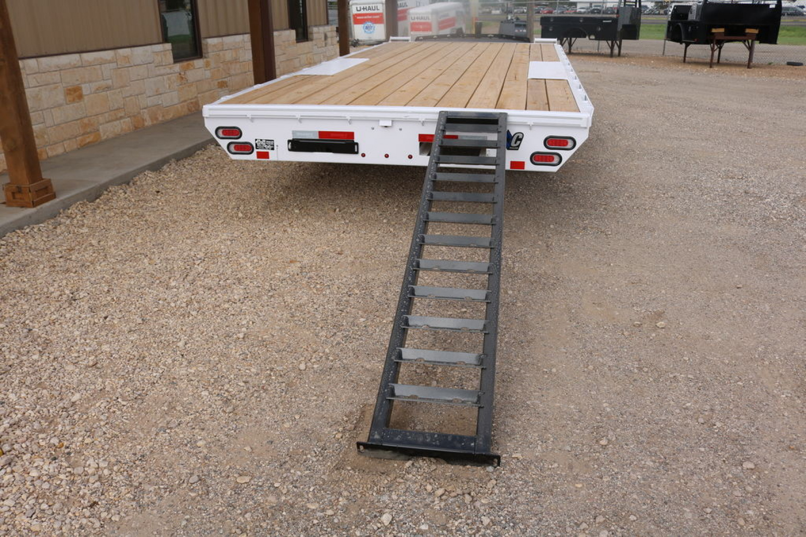 New 2026 Diamond C Trailers DEC207