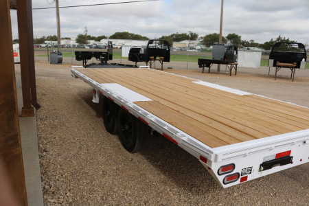 New 2026 Diamond C Trailers DEC207