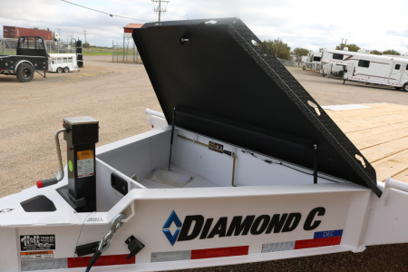 New 2026 Diamond C Trailers DEC207