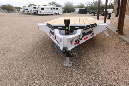 New 2026 Diamond C Trailers DEC207