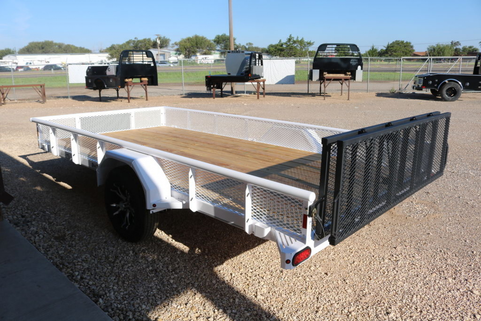 New 2026 Diamond C Trailers PSA135