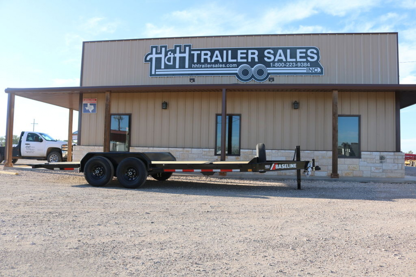 New 2025 Diamond C Trailers BASELINE TILT HTL