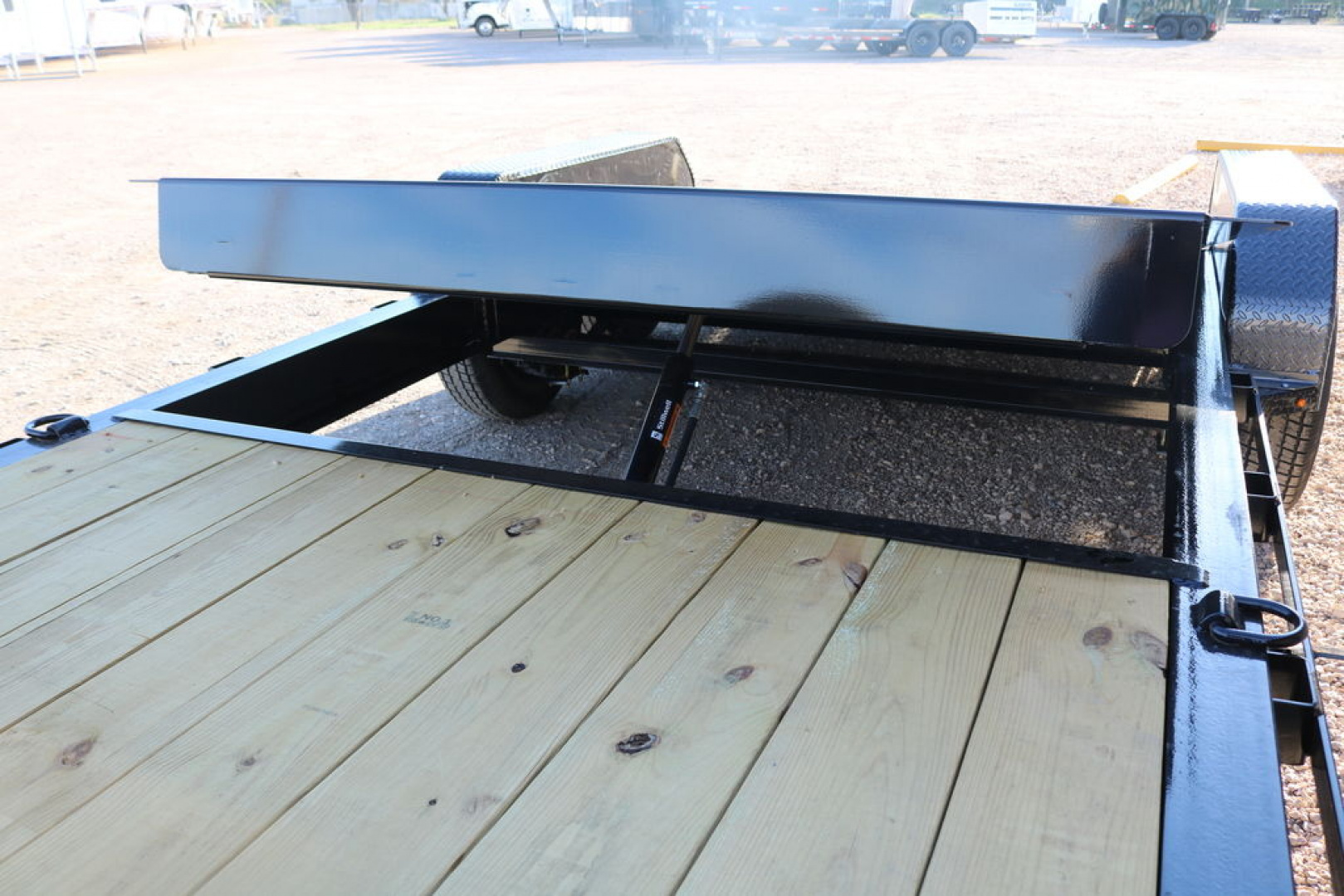 New 2025 Diamond C Trailers BASELINE TILT HTL