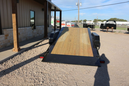 New 2025 Diamond C Trailers BASELINE TILT HTL