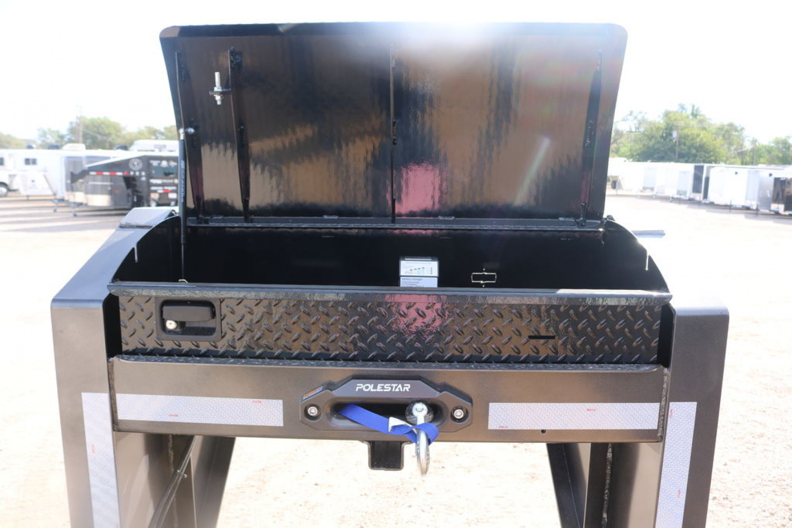 New 2025 Diamond C Trailers FMAX210HDT