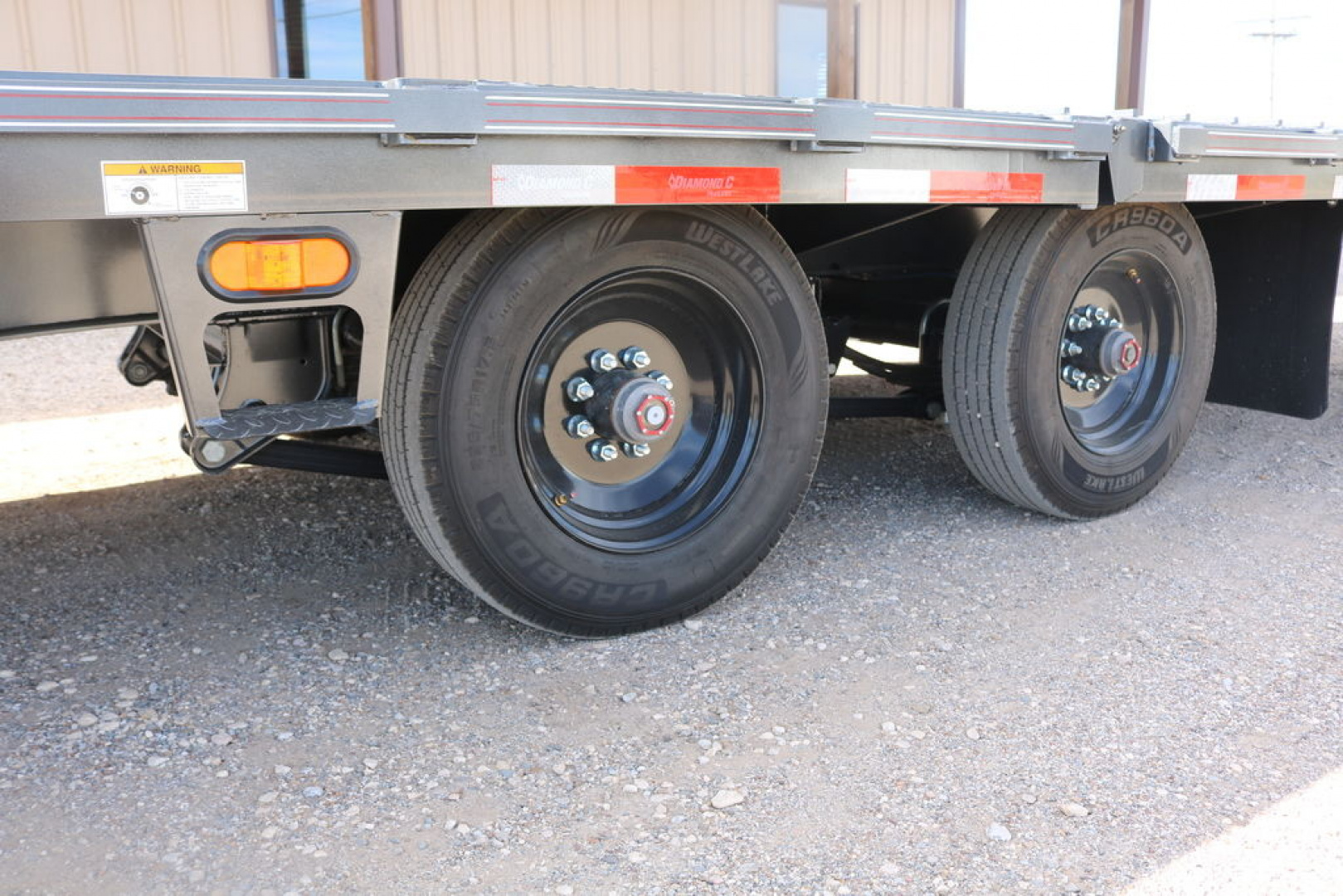 New 2025 Diamond C Trailers FMAX210HDT