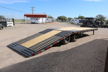 New 2025 Diamond C Trailers FMAX210HDT