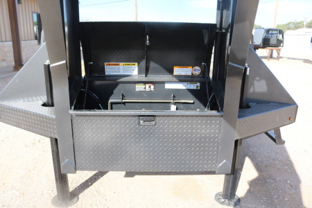 New 2025 Diamond C Trailers FMAX210HDT