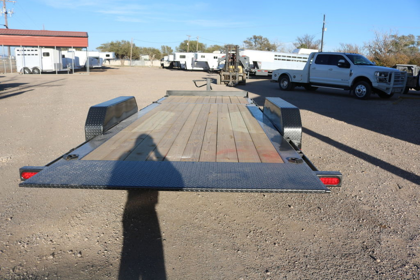 New 2025 Diamond C Trailers HTL207