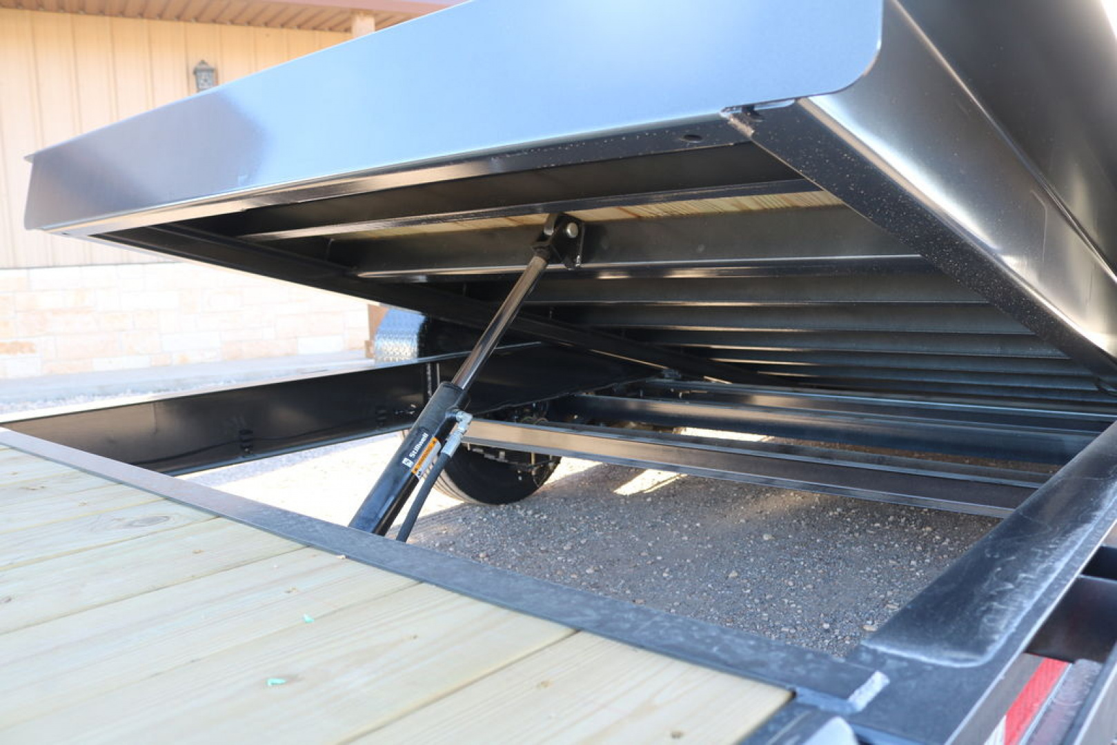 New 2025 Diamond C Trailers HTL207