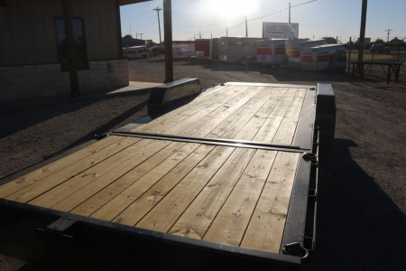 New 2025 Diamond C Trailers HTL207