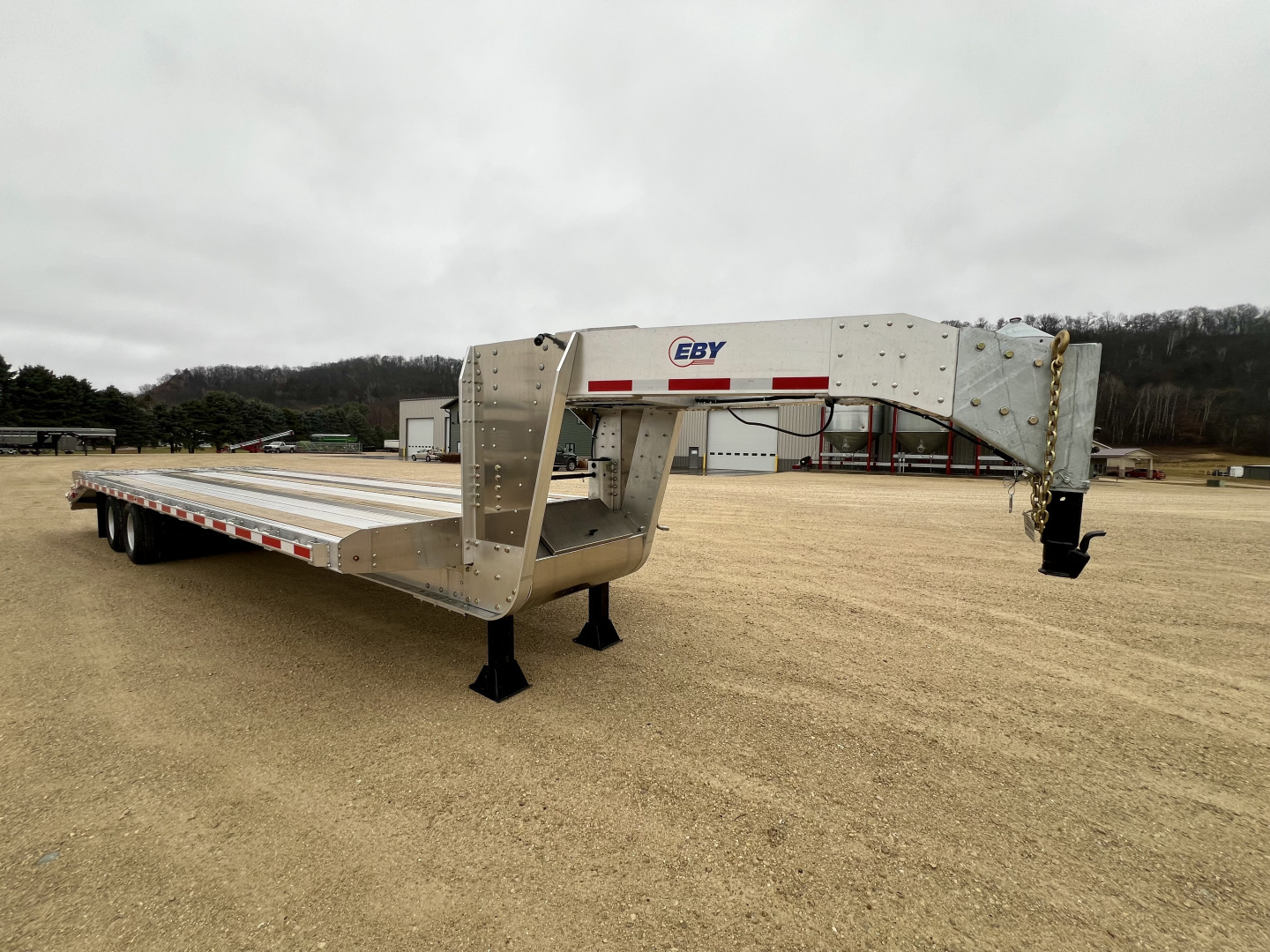 New 2025 EBY Trailers GN25K Flatbed Trailer