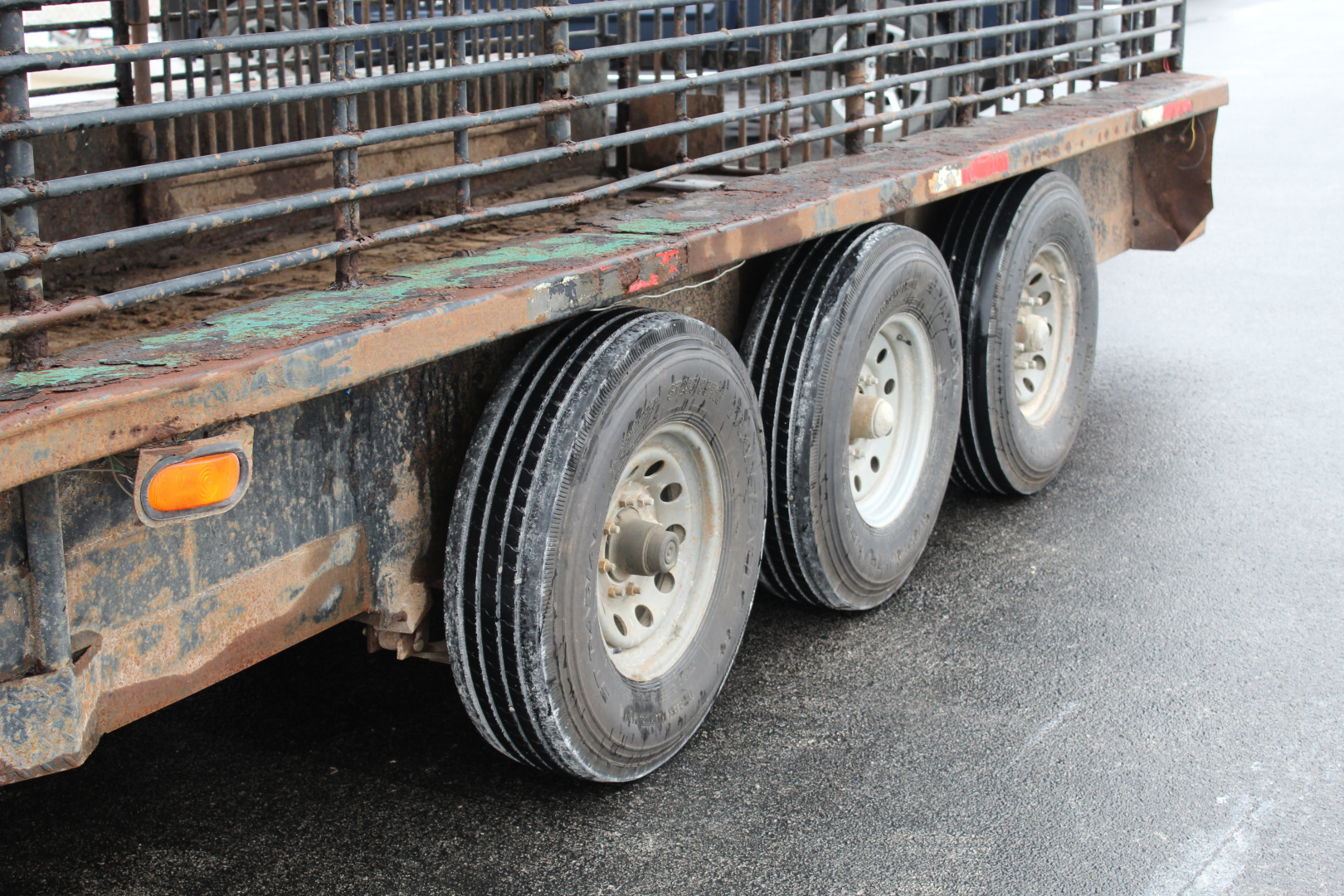 Used 2007 Gooseneck Trailer MFG CANVAS TOP Stock / Stock Combo Trailer