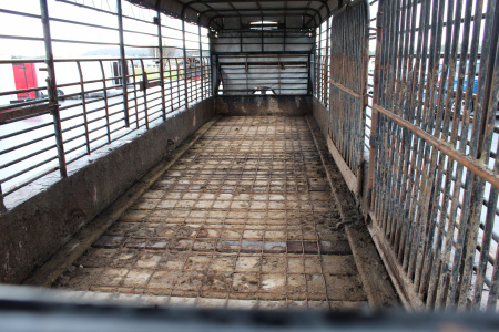 Used 2007 Gooseneck Trailer MFG CANVAS TOP Stock / Stock Combo Trailer