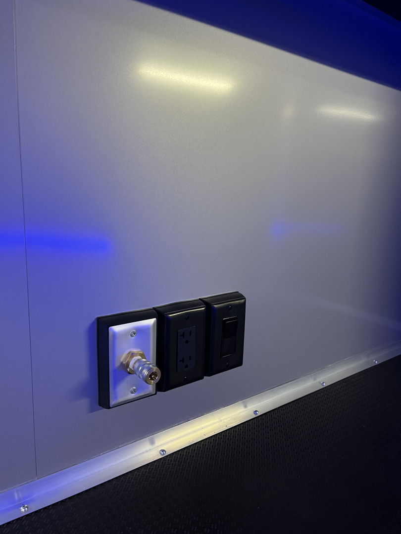 New 2026 Haulmark 44 Gooseneck Bathroom, Blackout PolyCor, 21K GVWR, Air Prep, Awning, A/C, Landing Light PKG, Hyd. Tongue Jack