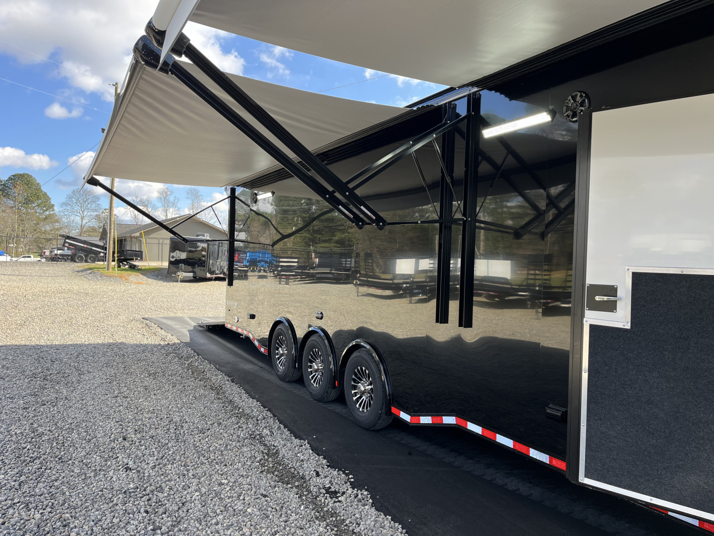 New 2026 Haulmark 44 Gooseneck Bathroom, Blackout PolyCor, 21K GVWR, Air Prep, Awning, A/C, Landing Light PKG, Hyd. Tongue Jack