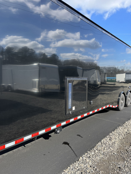 New 2026 Haulmark 44 Gooseneck Bathroom, Blackout PolyCor, 21K GVWR, Air Prep, Awning, A/C, Landing Light PKG, Hyd. Tongue Jack