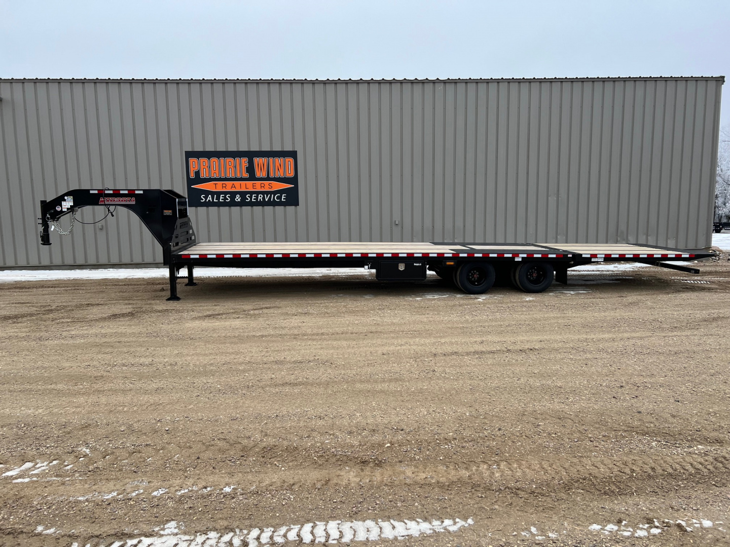 New 2026 Midsota 36' Gooseneck Hydraulic Tail Flatbed Trailer