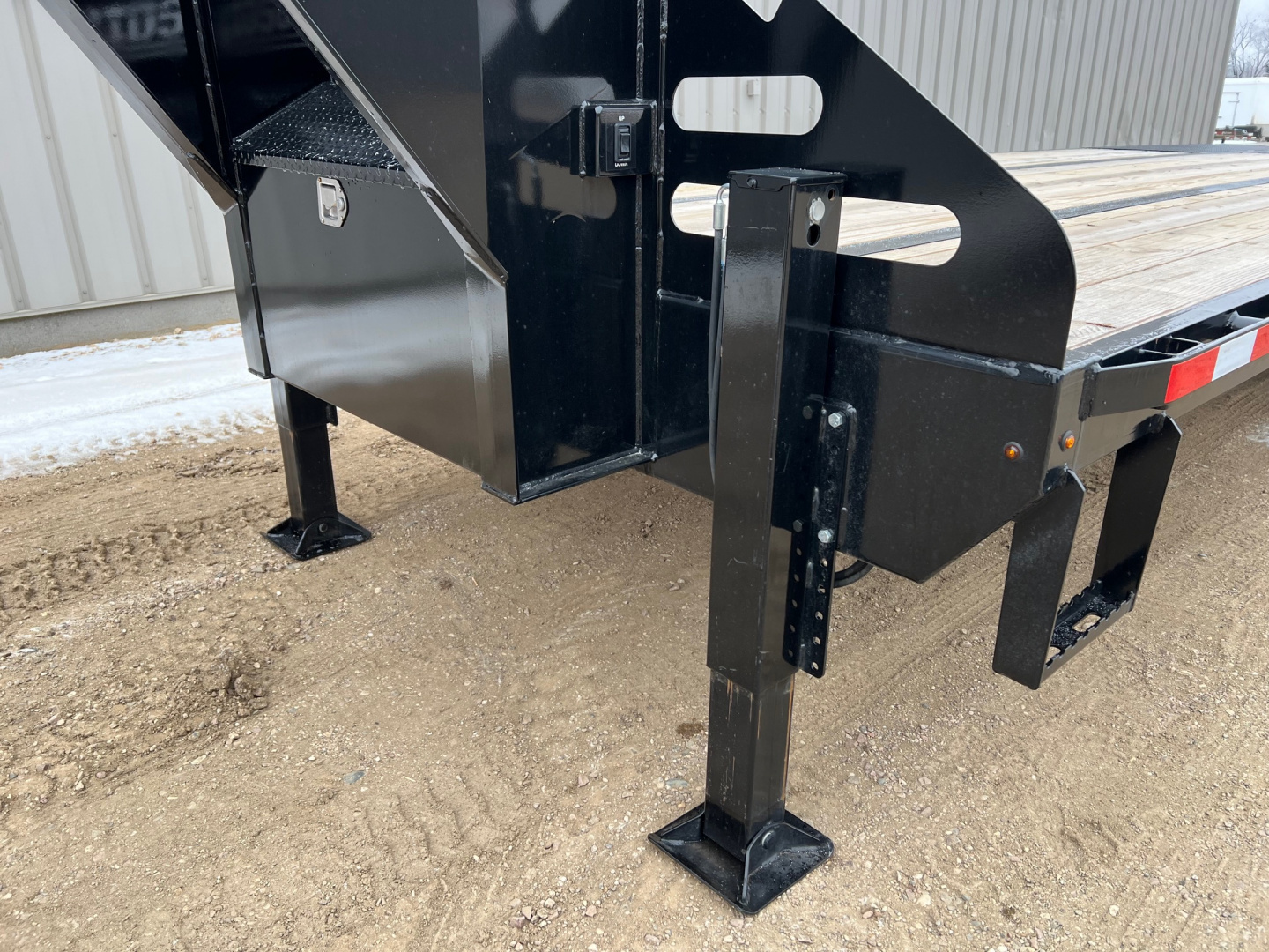 New 2026 Midsota 36' Gooseneck Hydraulic Tail Flatbed Trailer