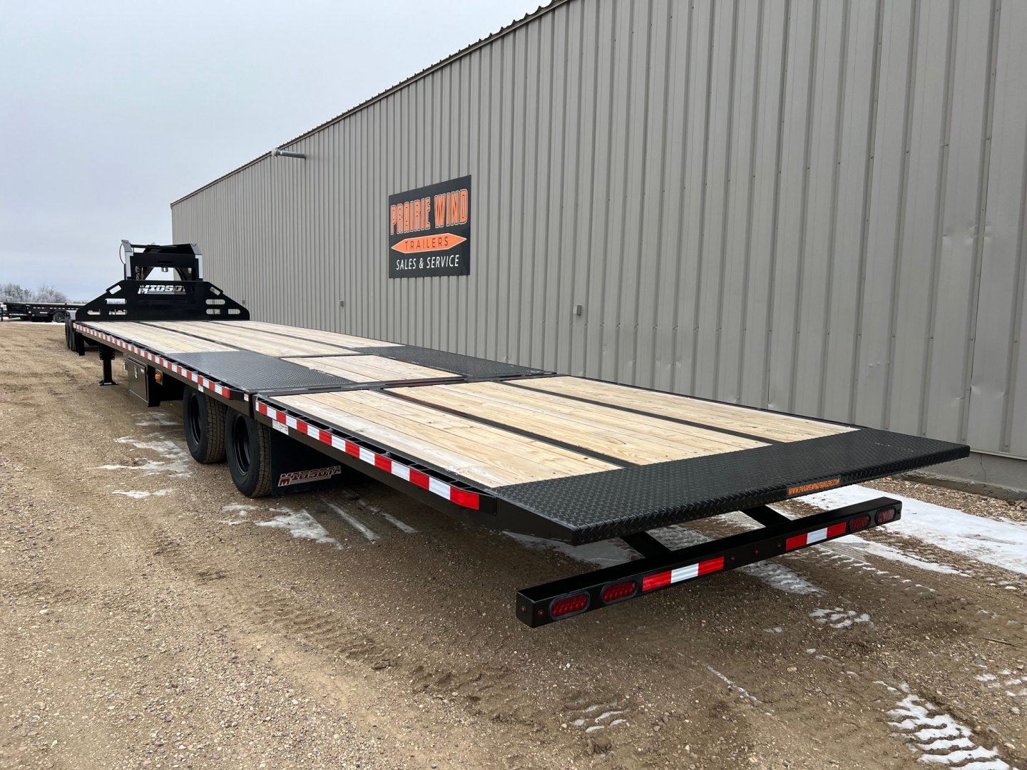 New 2026 Midsota 36' Gooseneck Hydraulic Tail Flatbed Trailer