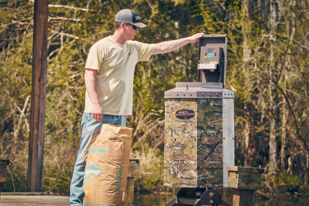 New 2025 MB Ranch King Blinds TEXAS AVENGER FISH FEEDER Other