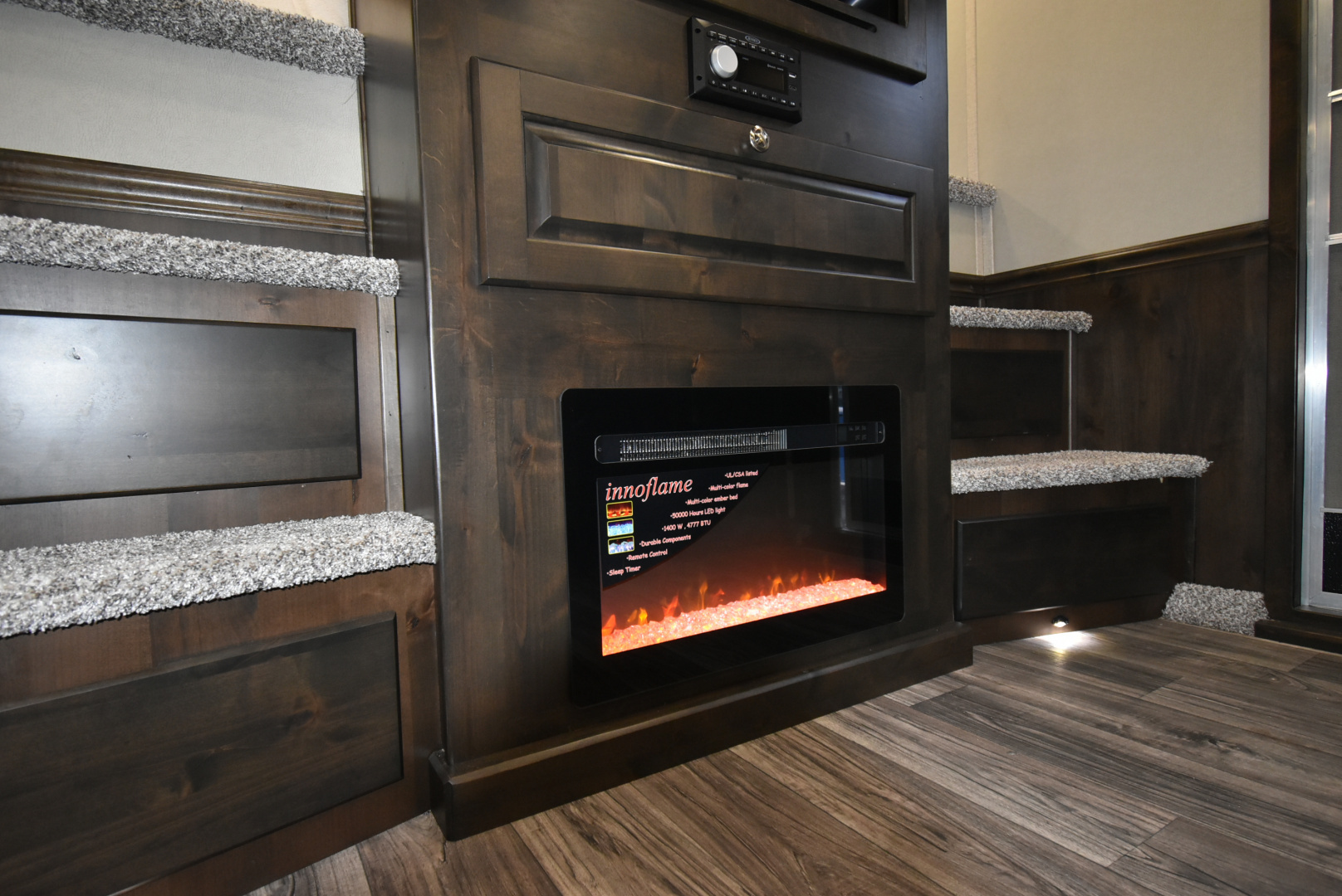 New 2026 Merhow Trailers Summit 8314 DA Horse Trailer