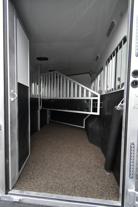 New 2026 Merhow Trailers Summit 8314 DA Horse Trailer