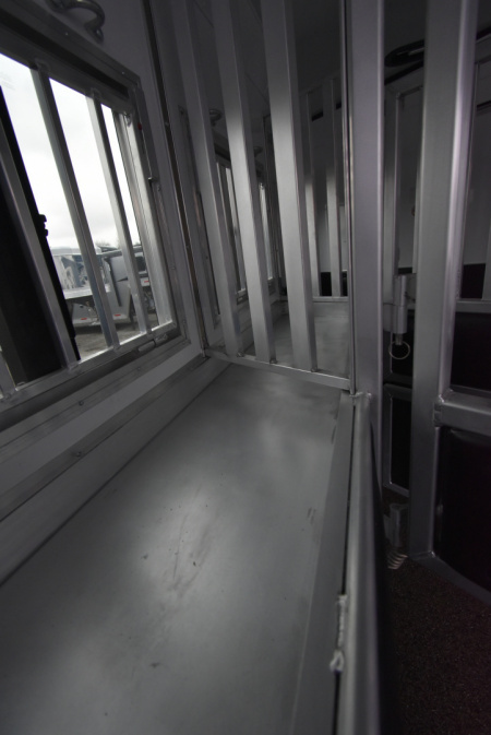 New 2026 Merhow Trailers Summit 8314 DA Horse Trailer