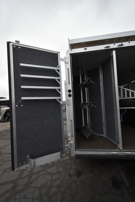 New 2026 Merhow Trailers Summit 8314 DA Horse Trailer