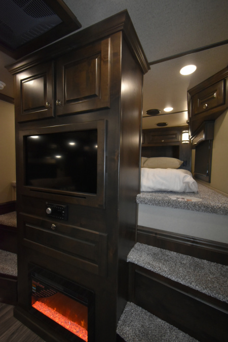 New 2026 Merhow Trailers Summit 8314 DA Horse Trailer