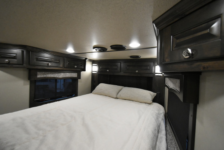 New 2026 Merhow Trailers Summit 8314 DA Horse Trailer