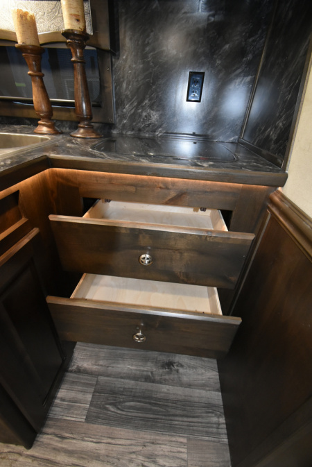 New 2026 Merhow Trailers Summit 8314 DA Horse Trailer