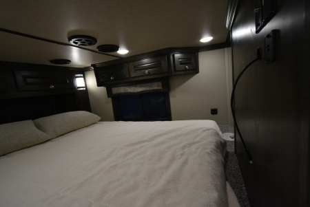 New 2026 Merhow Trailers Summit 8314 DA Horse Trailer