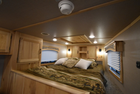 New 2026 Lakota Charger 81413 SR Horse Trailer