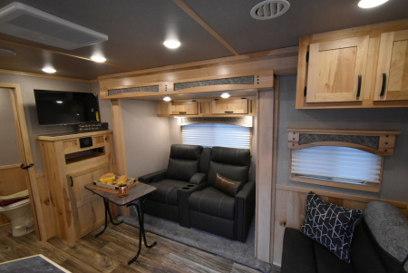 New 2026 Lakota Charger 81413 SR Horse Trailer