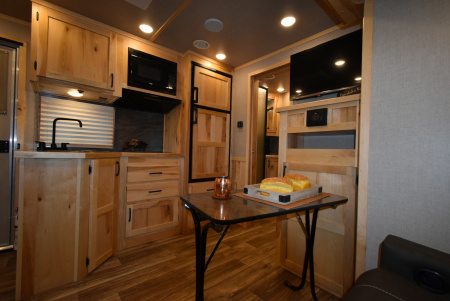 New 2026 Lakota Charger 81413 SR Horse Trailer